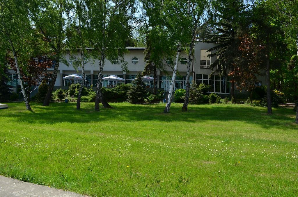 Hotel Mikorzyn Ślesin Exterior photo