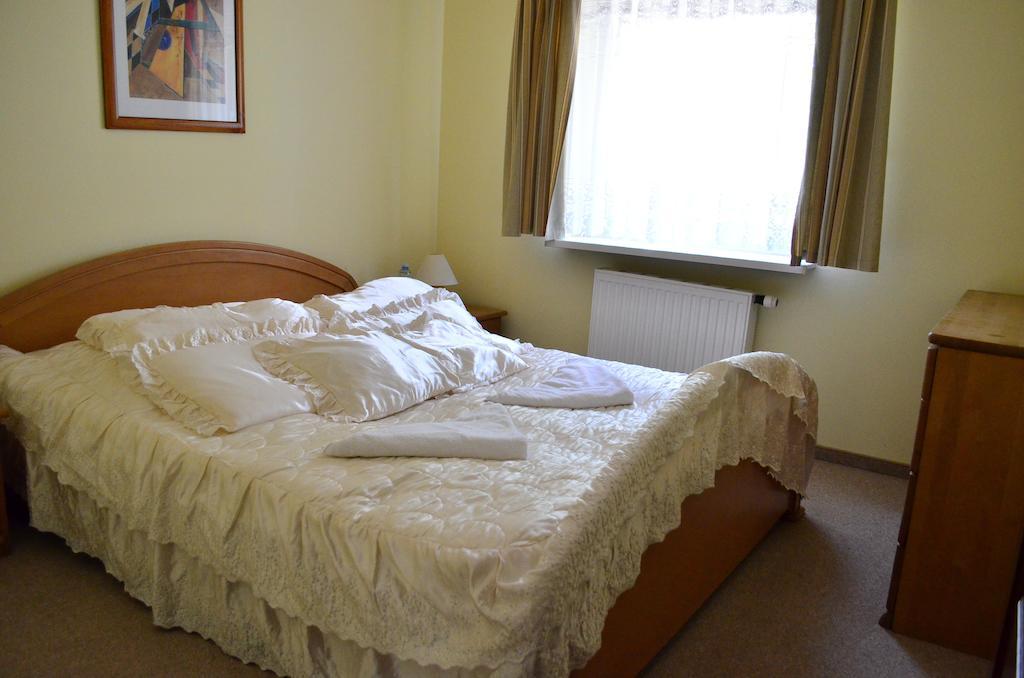 Hotel Mikorzyn Ślesin Room photo